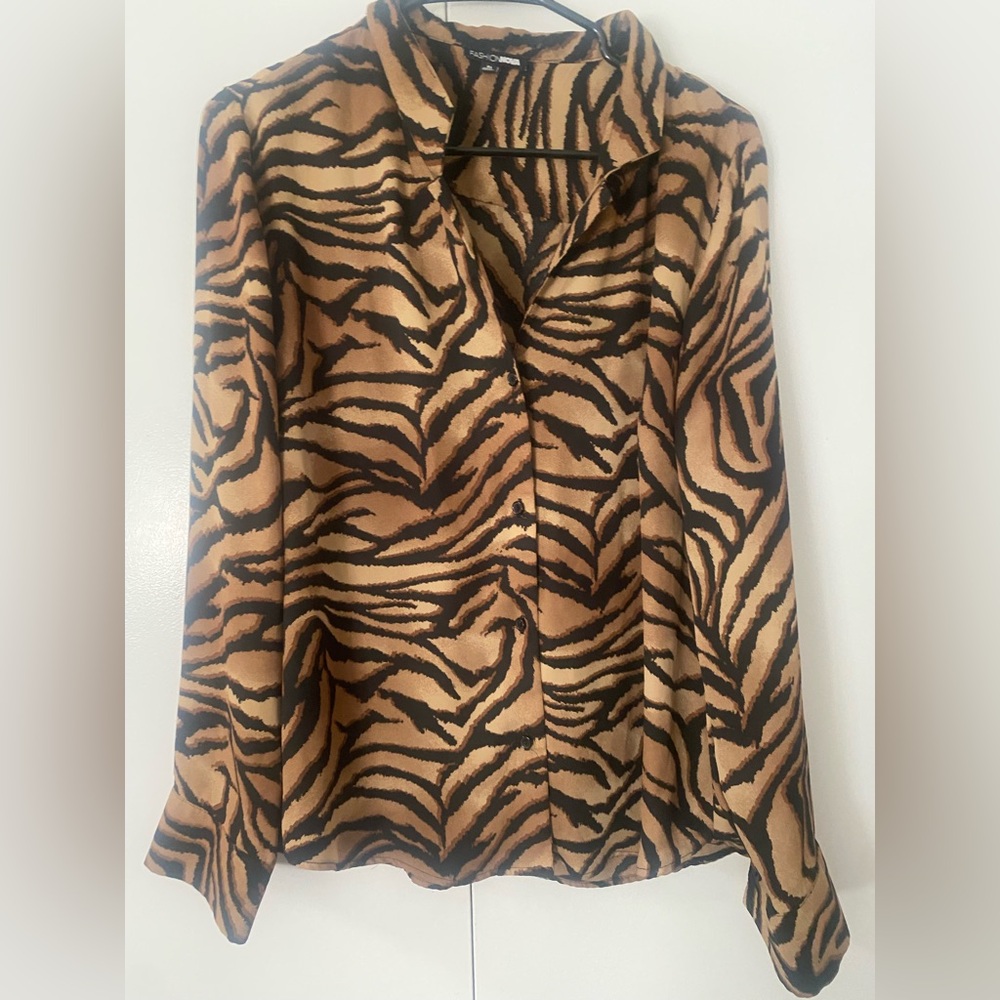 Fashion Nova- Animal print button down. USA Size XL